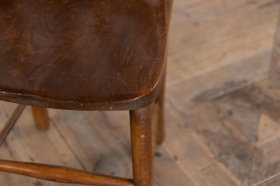 farmhouse-chair-leg-close-up